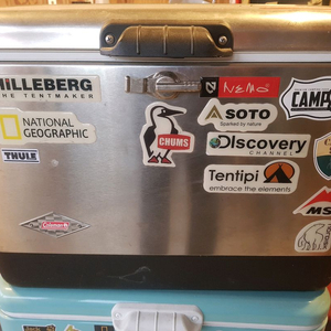 콜맨 스틸 54쿼터 아이스박스