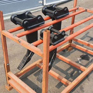 02굴삭기리퍼 55굴삭기리퍼 공투리퍼 굴삭기리퍼 포크레인리퍼 굴삭기니퍼 02리퍼 이미지