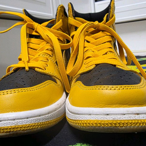 나이키 에어 조던 1 레트로 하이 OG 폴른 이미지