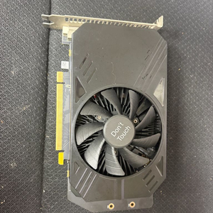 지포스 GTX 1050 그래픽카드 이미지