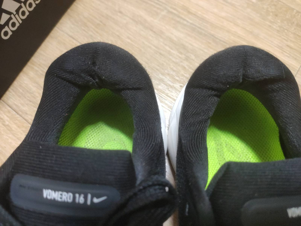 나이키 줌 보메로 235 운동화--3