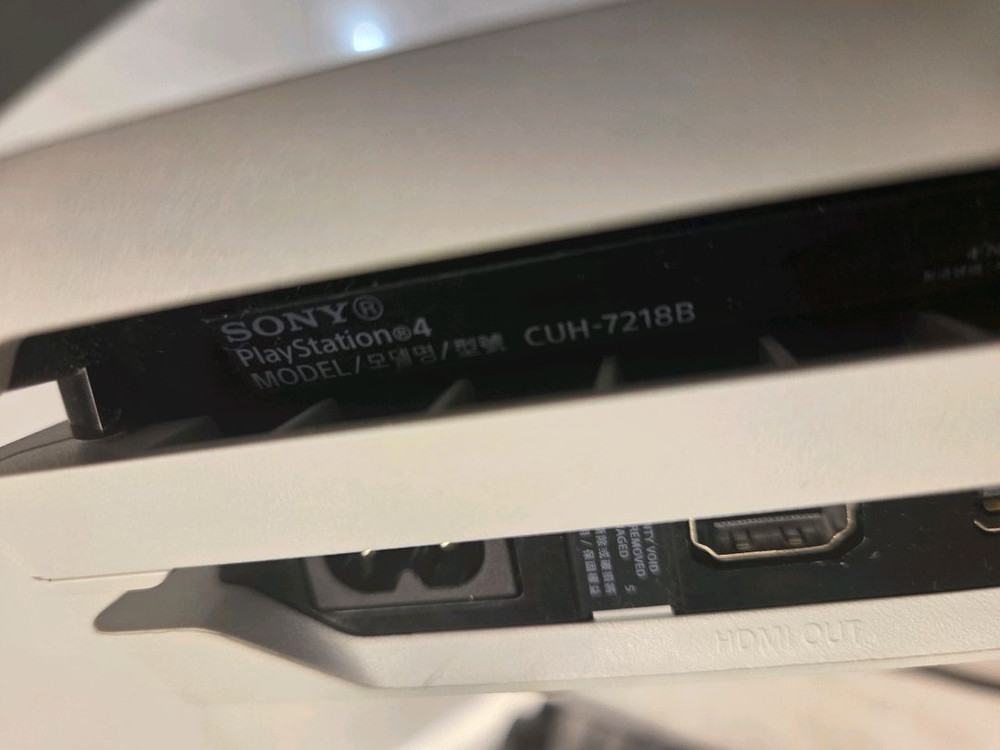 플스4 프로 1TB (7218b) 커펌 12.5--5