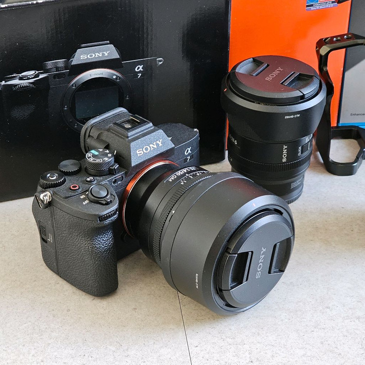 소니 A7M4 풀세트 2238컷 풀박스--1