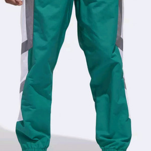 아디다스 이큅먼트 윈드 트랙 팬츠 품명 EQT WIND PANT 사이즈M사실분만 연락주세요^^오염 하자 없이 깨끗해