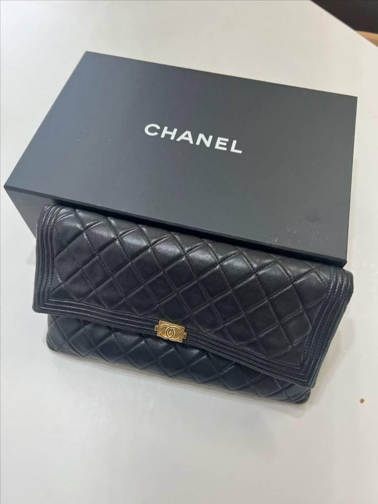 샤넬 보이 클러치--1