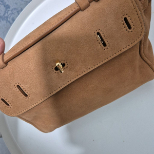 페퍼윤윤 스웨이드 쁘띠 백 카멜