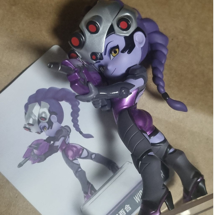 본인이 악마가 됐다는걸 소심하게 티낼 수 있는 악마고양이 쿠션키링(개봉만 한 새것) 이미지