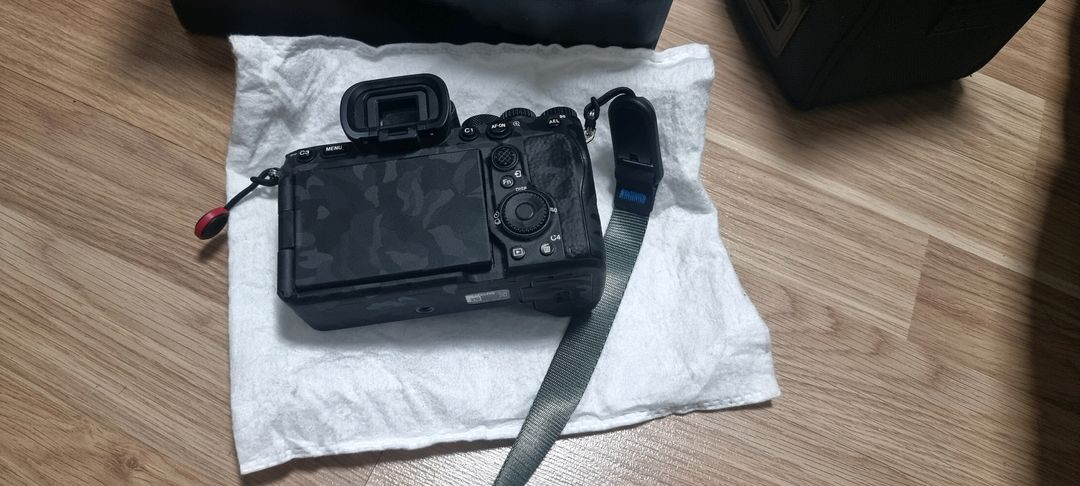 소니 A7M4 풀프레임 미러리스 카메라 + 24-70mm GM2 렌즈 이미지