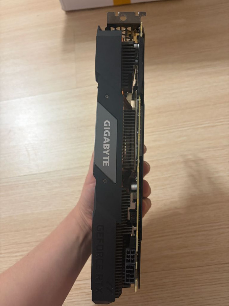 기가바이트 RTX2070 super 8G 3팬 그래픽 카드--2