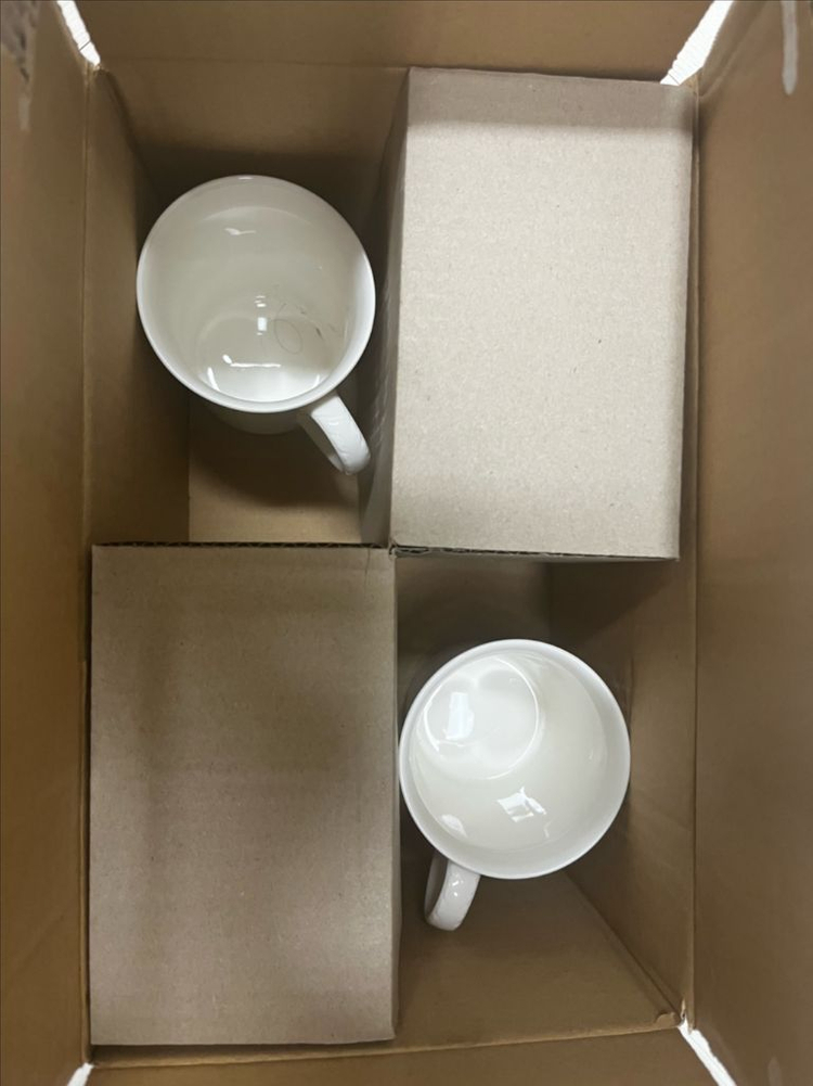 빌레로이앤보흐 첼리니 볼2개&머그컵2개(새제품)--1