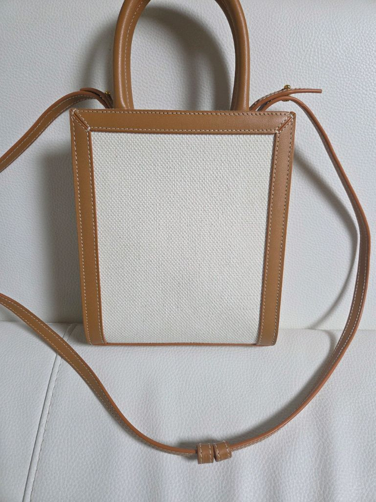 (새상품) 셀린 트리옴프 캔버스 핸드백--1