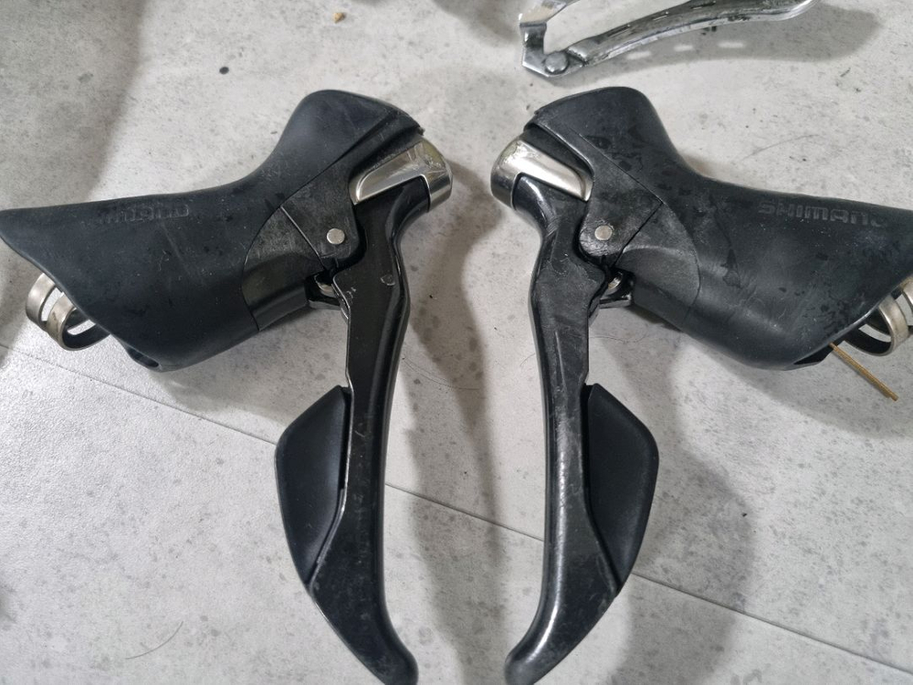 시마노 울테그라 11단 로드용 풀 그룹셋 이미지