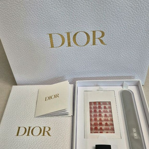 크리스찬디올 네일키트 세트 디올 베르니 이미지