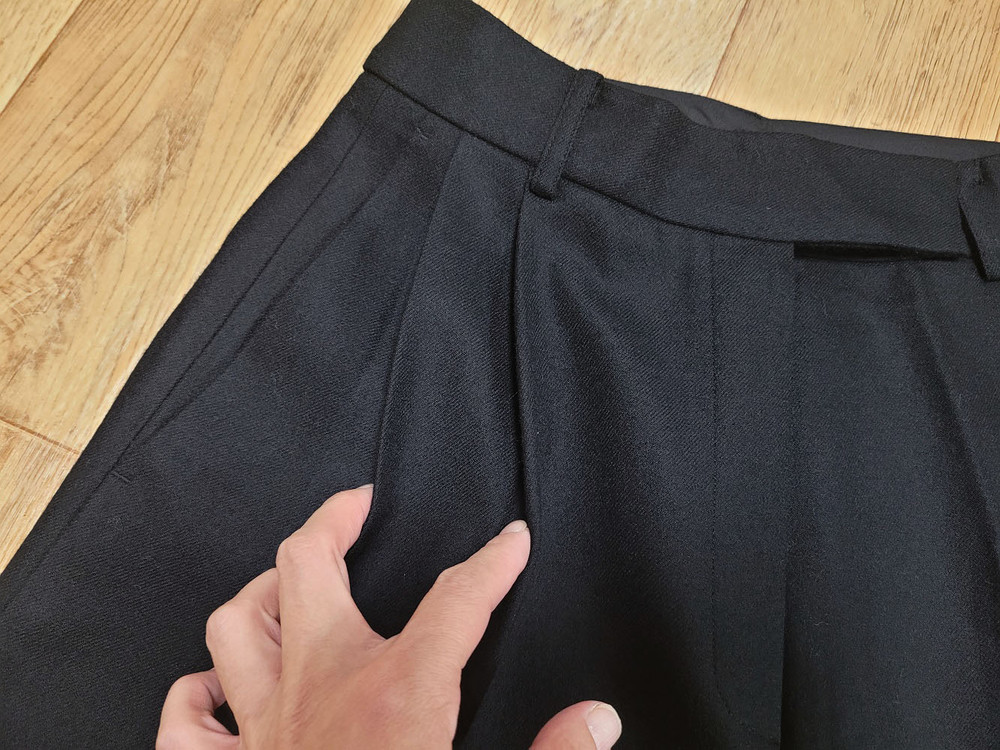 블러썸에이치컴퍼니(BLOSSOM) 블랙 하이웨스트 울 와이드슬랙스 55 새상품--6