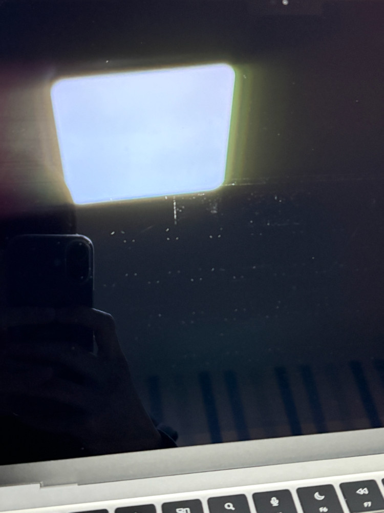 맥북에어 M2 실버 13인치 8GB/256GB--4