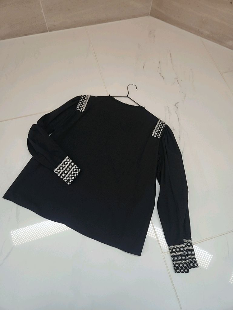 자라 ZARA 비즈 레이스 블라우스 이미지