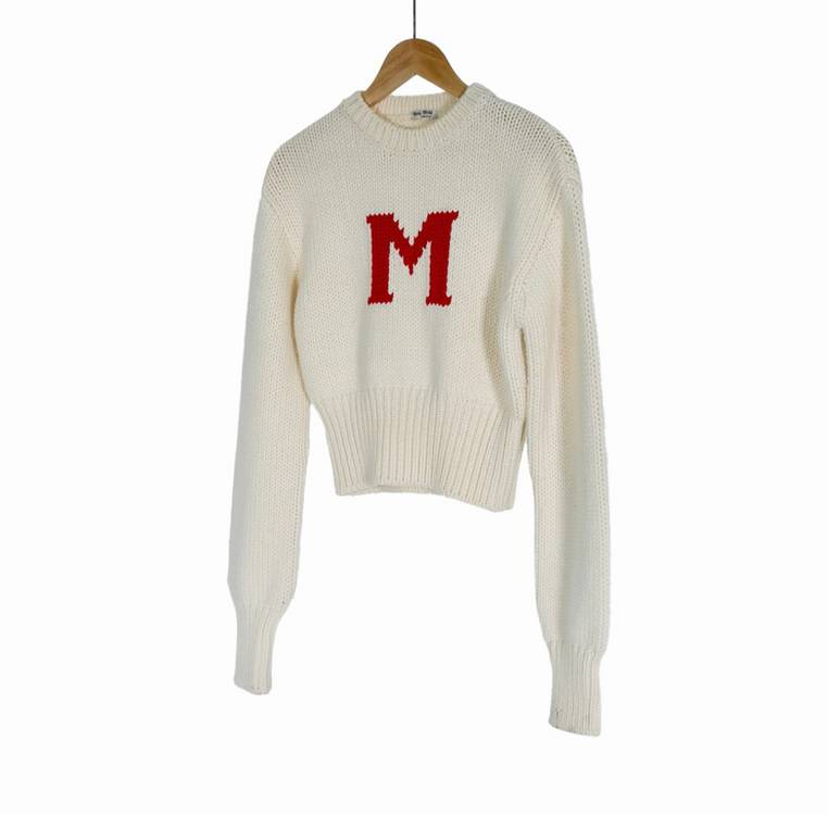 [38] 미우미우 여성 헤비 울 케이블 M로고 크루넥 니트 스웨터 화이트--1