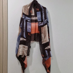 랑방 패턴 프린트 스카프