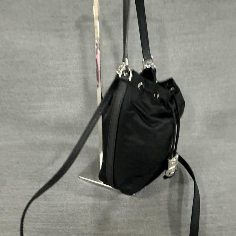 지방시 4G 버킷백 미니 복조리 크로스백/X4/상태최상--1