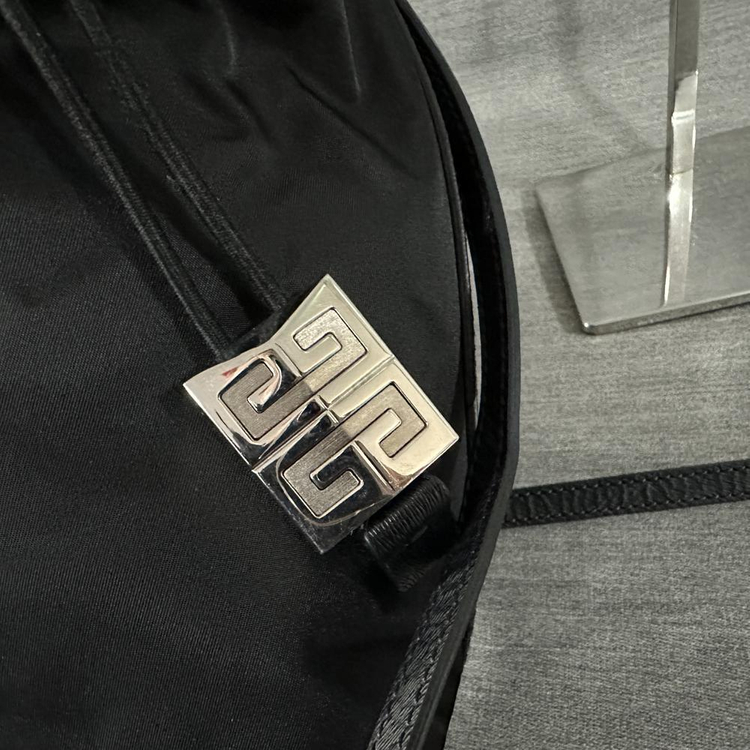 지방시 4G 버킷백 미니 복조리 크로스백/X4/상태최상--2