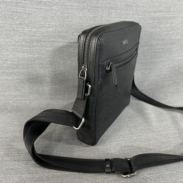 닥스 블랙 스퀘어 쉐입 천연가죽 크로스백/상태최상/X7새--1