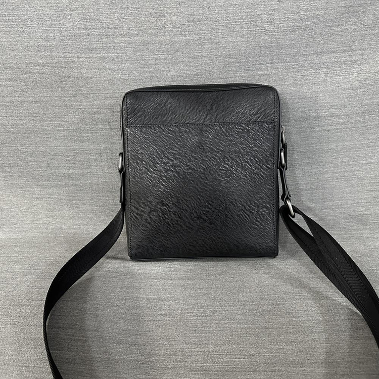 닥스 블랙 스퀘어 쉐입 천연가죽 크로스백/상태최상/X7새--2