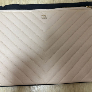샤넬 쉐브론 뉴미듐 클러치 (캐비어, 베이지)