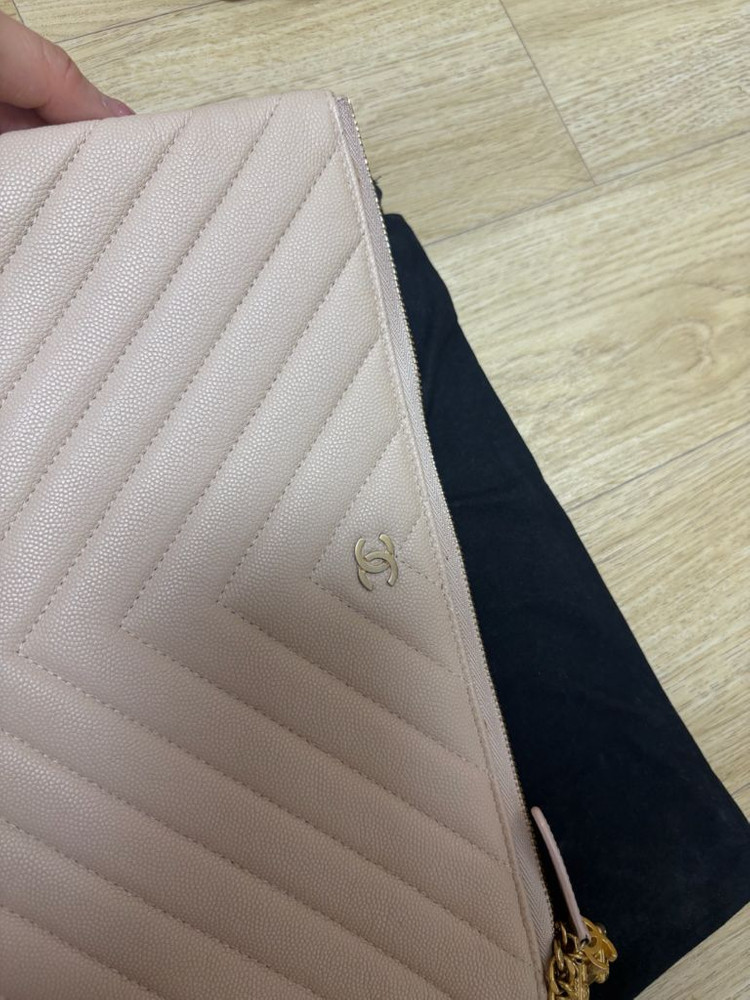 샤넬 쉐브론 뉴미듐 클러치 (캐비어, 베이지)--8