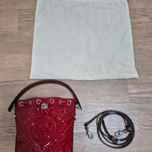 토리버치 버킷백 레드