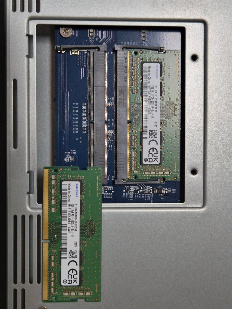 (가격내림)시놀로지 Synology DS1821+ NAS 나스 팝니다. ( 옵션 8GB RAM, UPS)--3