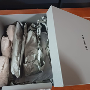 빈상자 발렌시아가 신발상자 컴뱃 스트라이크 부츠