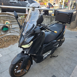 22년식 2채널 블랙박스 엑스맥스300 팝니다