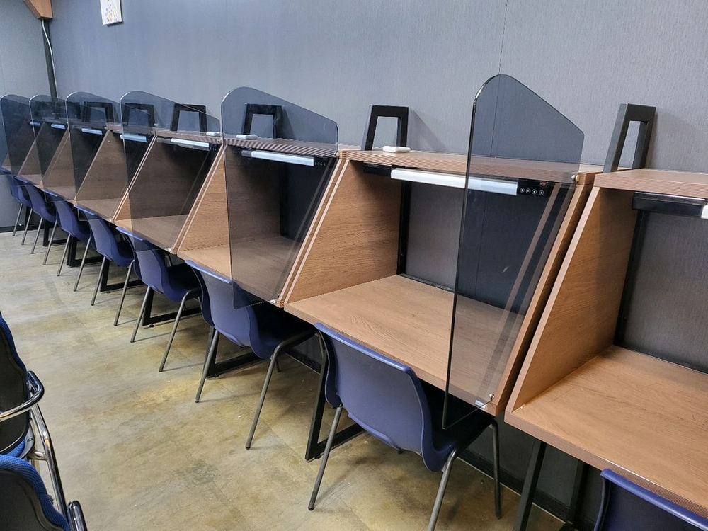 1인독서실 시디즈책상--0