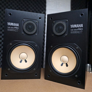 야마하 NS-10M PRO 스튜디오 모니터 스피커 명기 빈티지 레트로 오디오 가게 카페 매장 인테리어 하이파이