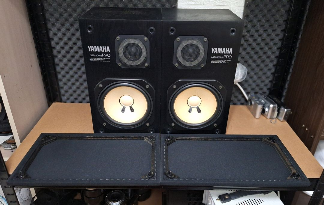 야마하 NS-10M PRO 스튜디오 모니터 스피커 명기 빈티지 레트로 오디오 가게 카페 매장 인테리어 하이파이 이미지