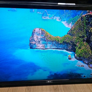 LG 32인치 TV 팝니다.
