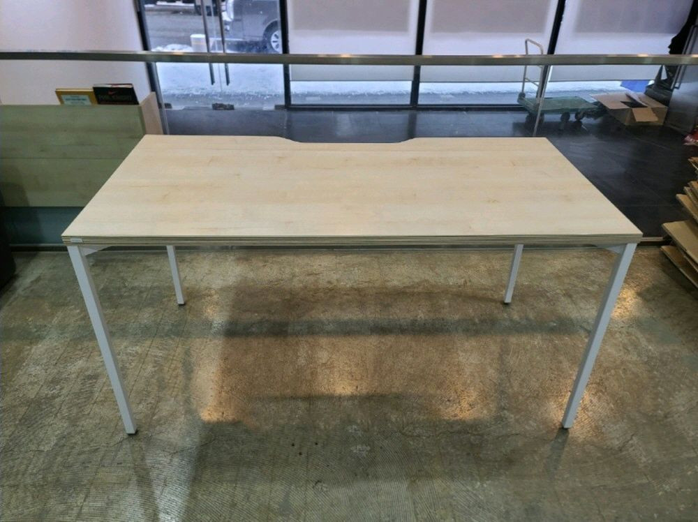 데스커 1400,1600책상 이미지