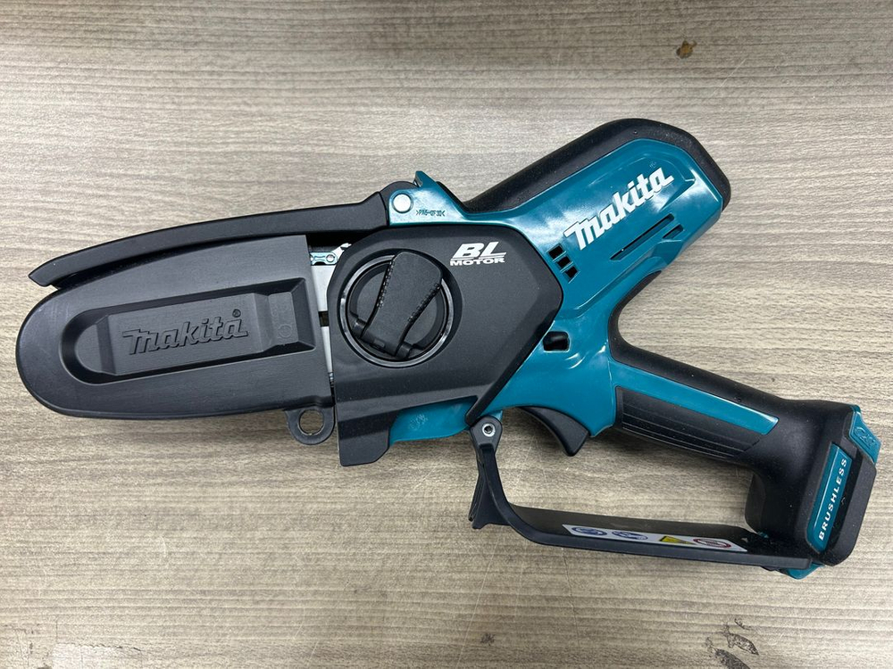 마끼다 UC100D 무선 충전 미니 체인톱 전정톱 베어툴 미사용 새상품--2