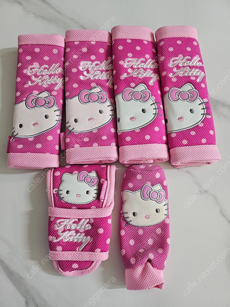 헬로키티 차량용품 안전벨트커버 기어커버 도트패턴 CD바이져 정리 이미지