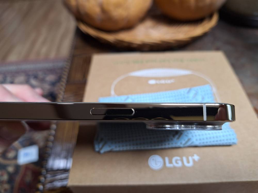 아이폰 12 프로 맥스 128GB 골드 판매 직거래 또는 택배--4