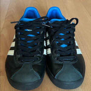 아디다스 키즈 가젤(사이즈 230) 팝니다.