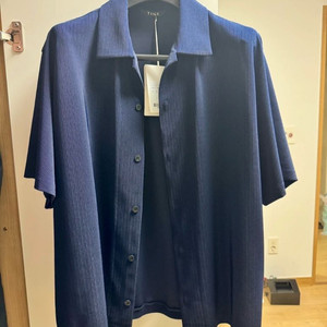 [새제품] 타임옴므 밴딩 헴 하프 슬리브 셔츠 (반팔셔츠) 100사이즈 팝니다