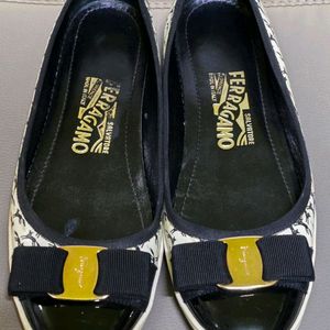 페라가모 리본 플랫슈즈 230mm