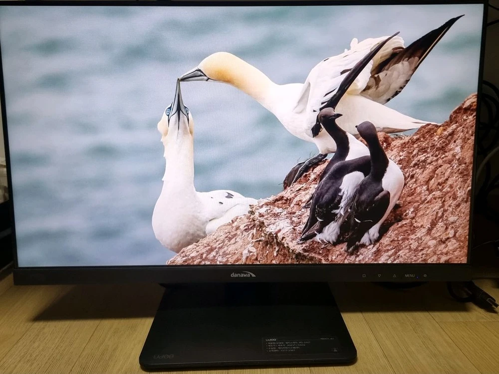 다나와컴퓨터 24인치 LED 중고모니터(SDM-2405PV)(전원어댑터/HDMI케이블 포함) 이미지