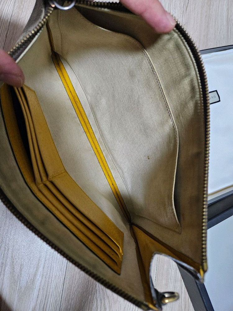 구찌 GG 수프림 클러치백--2