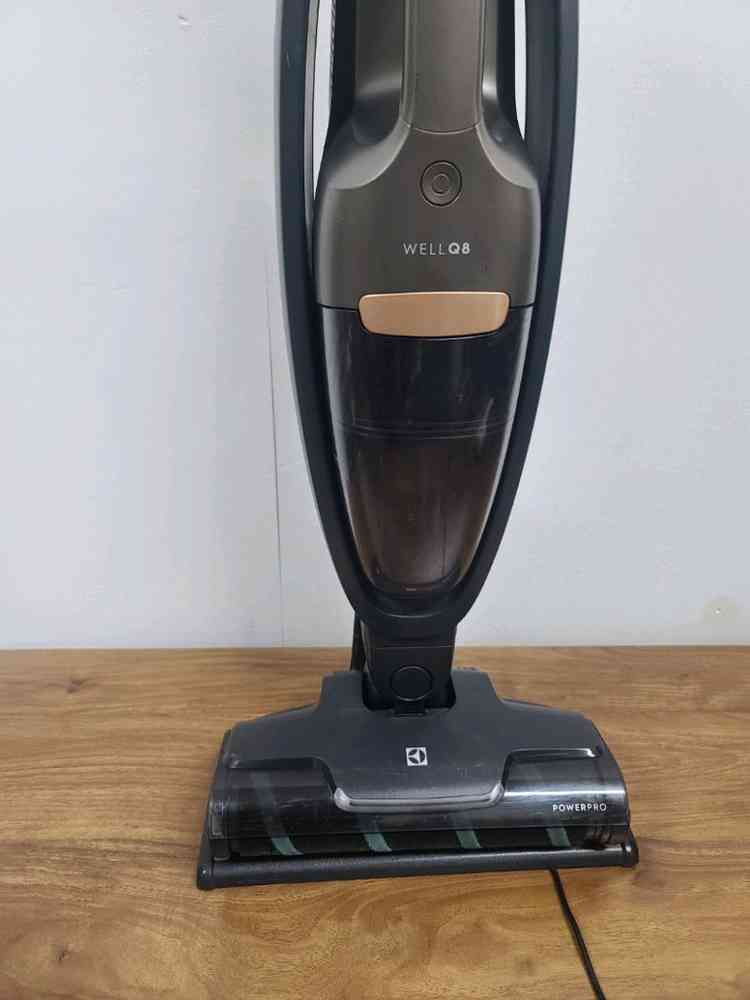 일렉트로룩스 무선청소기 WQ81-3OMBF(거의A급,세척및청소완,배터리 교체>1시간30분연속작동.UV베드노즐)--3