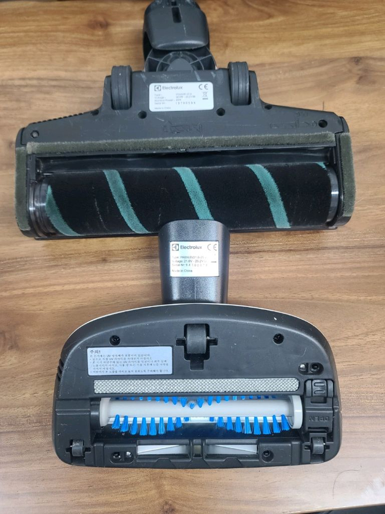 일렉트로룩스 무선청소기 WQ81-3OMBF(거의A급,세척및청소완,배터리 교체>1시간30분연속작동.UV베드노즐)--4