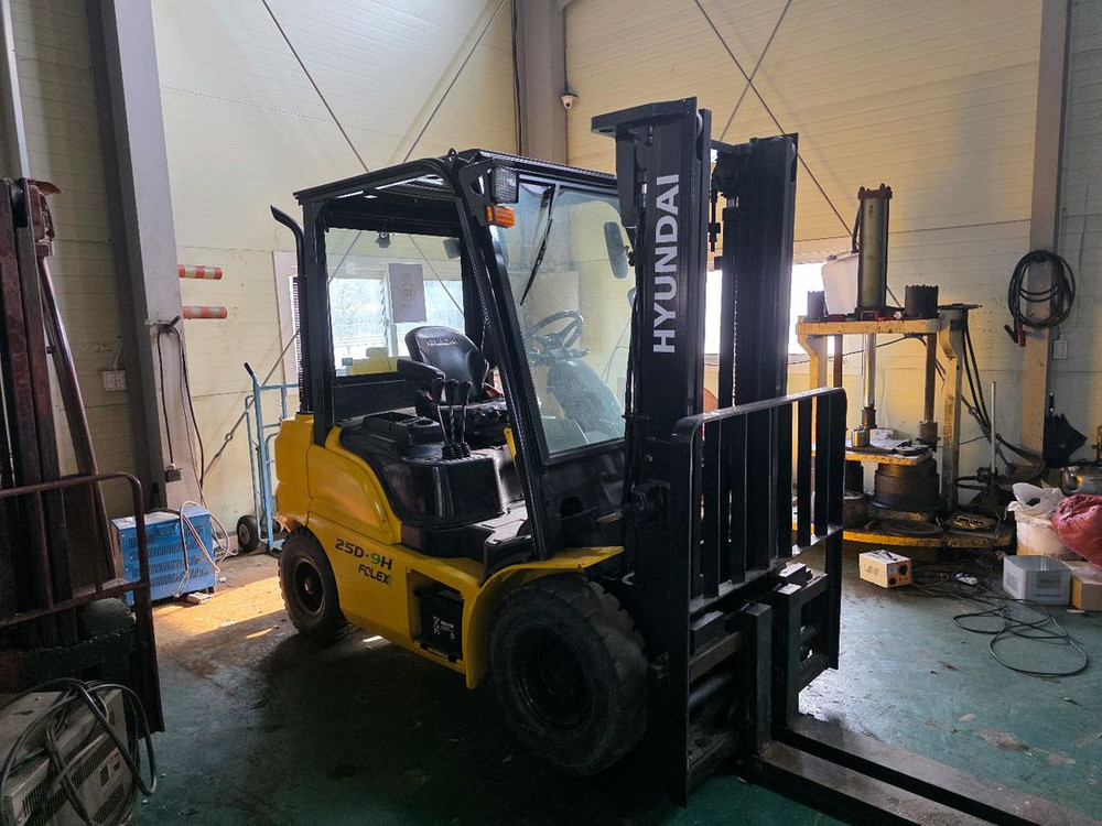 16년식 현대 포렉스 2.5톤 3.3m 디젤 중고지게차 / 시세 대비 저렴해요 이미지