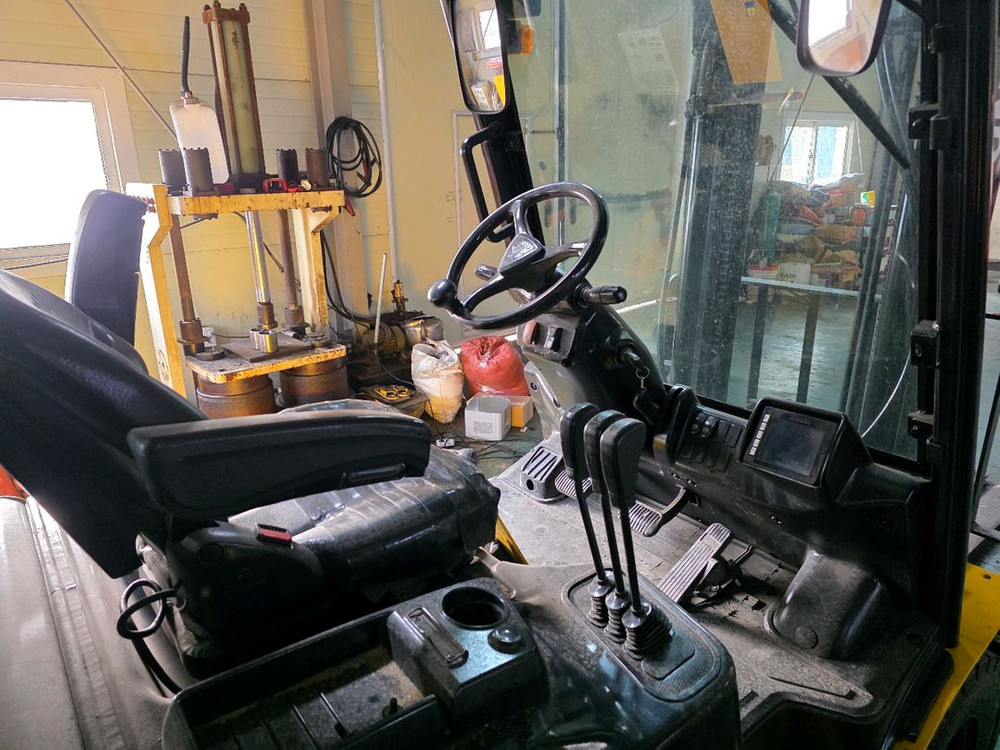 16년식 현대 포렉스 2.5톤 3.3m 디젤 중고지게차 / 시세 대비 저렴해요 이미지