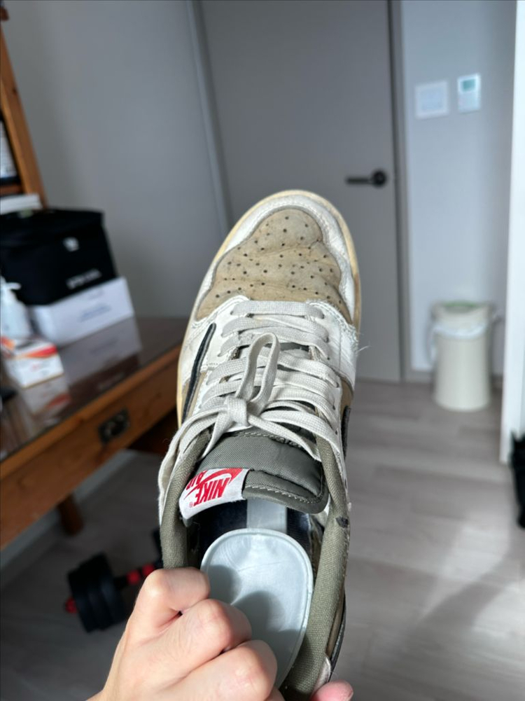 나이키 에어 조던1 트래비스 스캇 로우/275 이미지